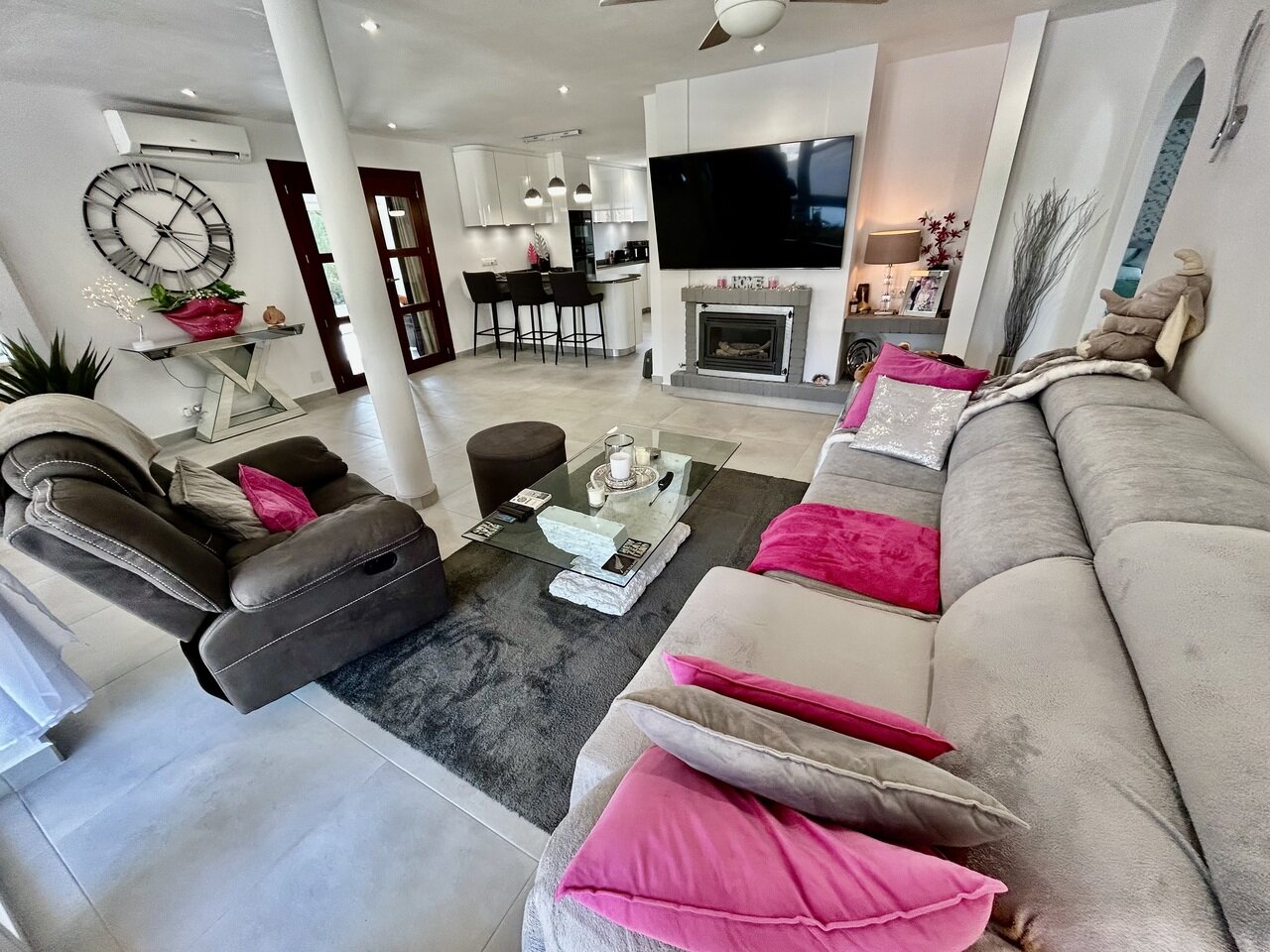6-Bedroom Villa in Cabo Roig, Cabo Roig - Image 8