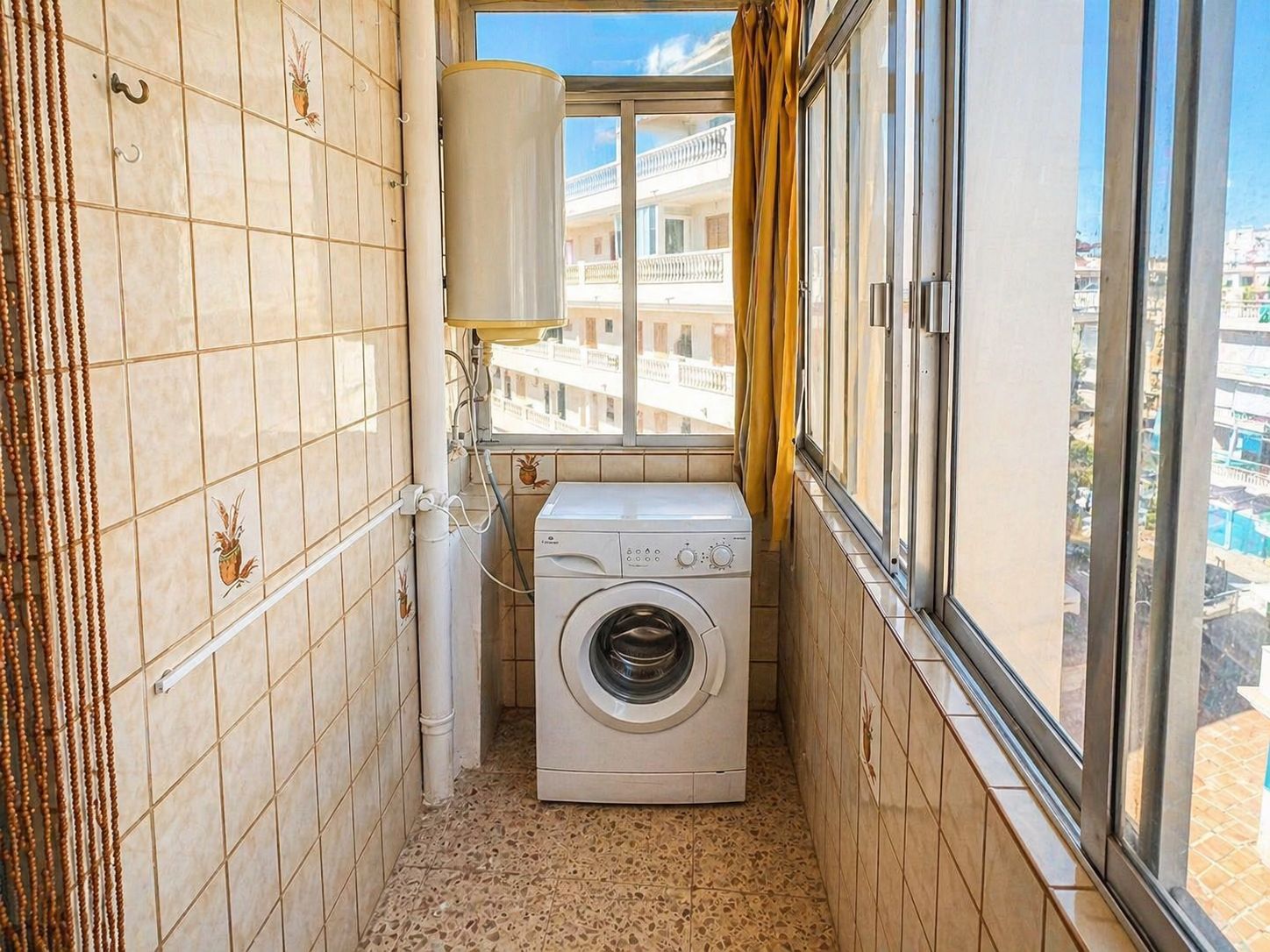 2-Bedroom Apartment in Los Europeos, Torrevieja - Image 11