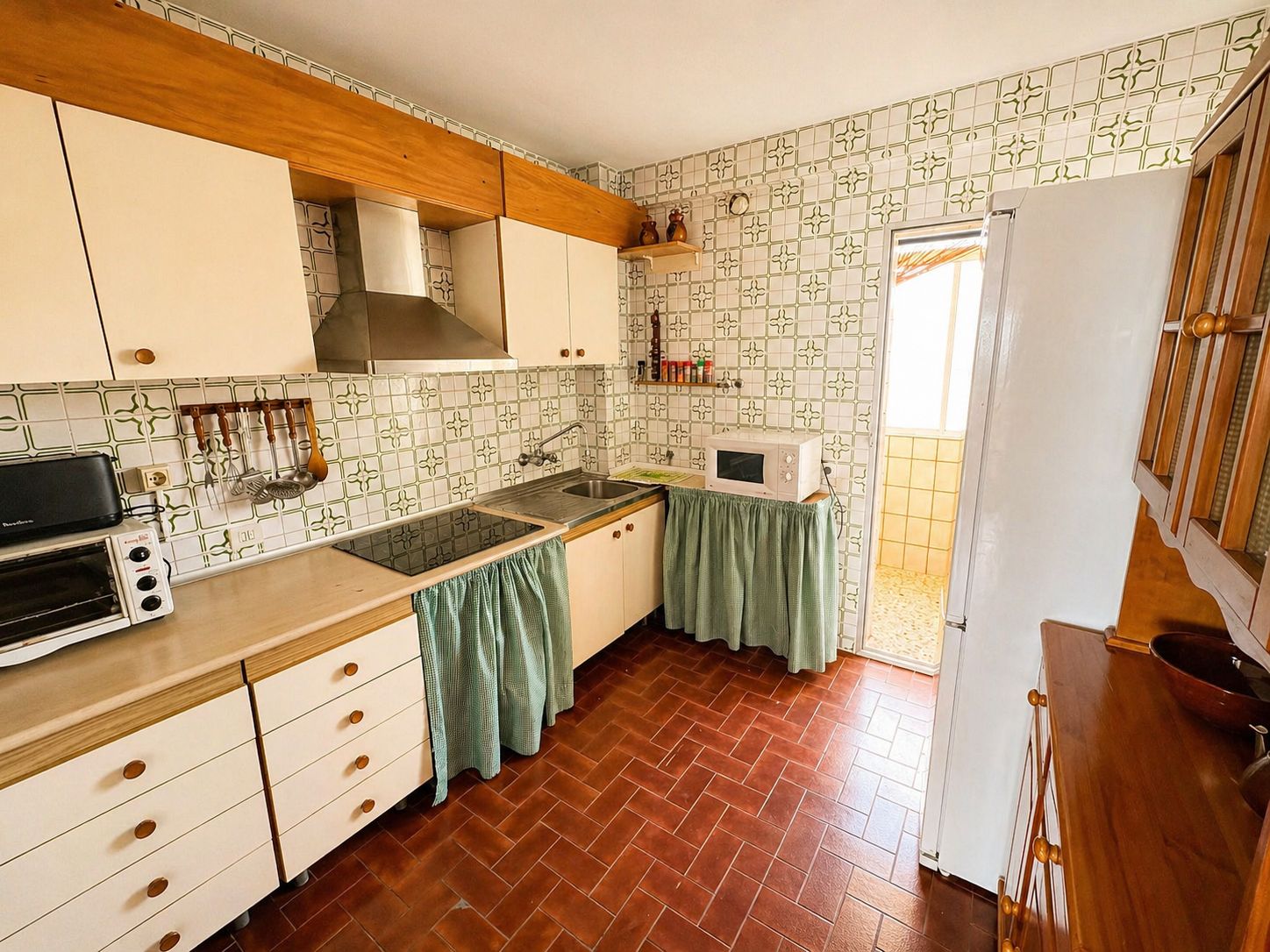 2-Bedroom Apartment in Los Europeos, Torrevieja - Image 7