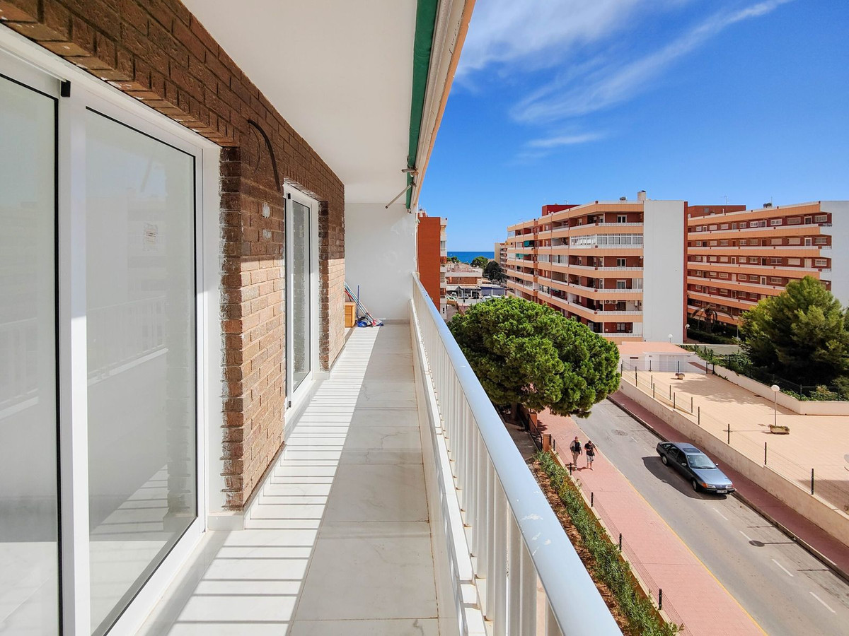 Tussenwoning met 2 Slaapkamers in Punta Prima, Orihuela C... - Image 12