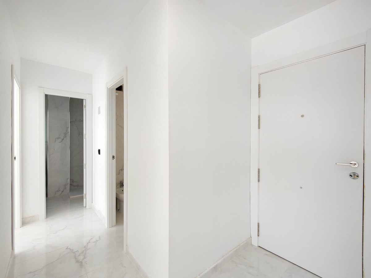 Tussenwoning met 2 Slaapkamers in Punta Prima, Orihuela C... - Image 17