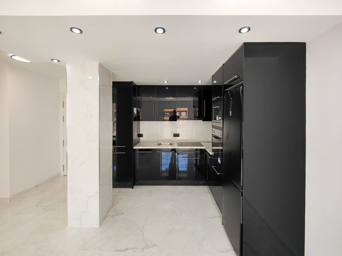 Tussenwoning met 2 Slaapkamers in Punta Prima, Orihuela C... - Image 4