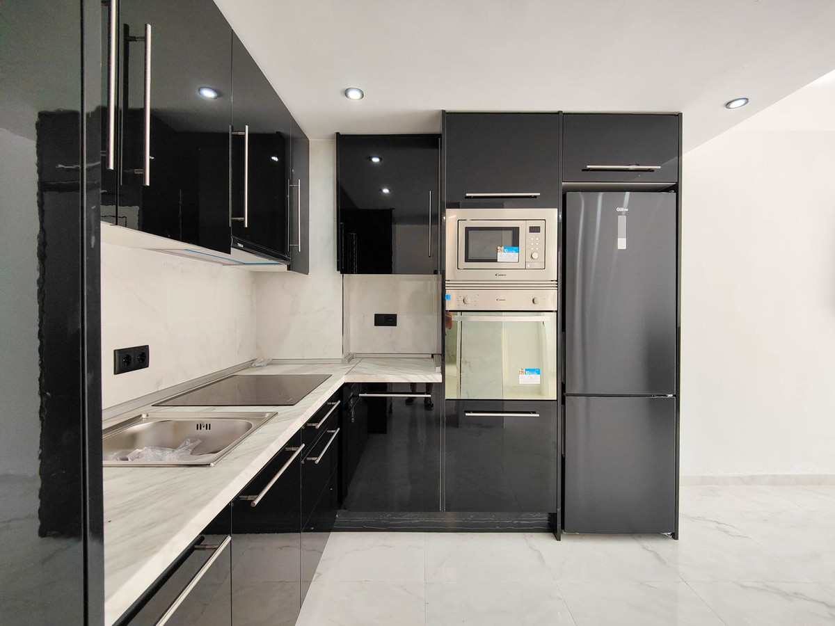 Tussenwoning met 2 Slaapkamers in Punta Prima, Orihuela C... - Image 7