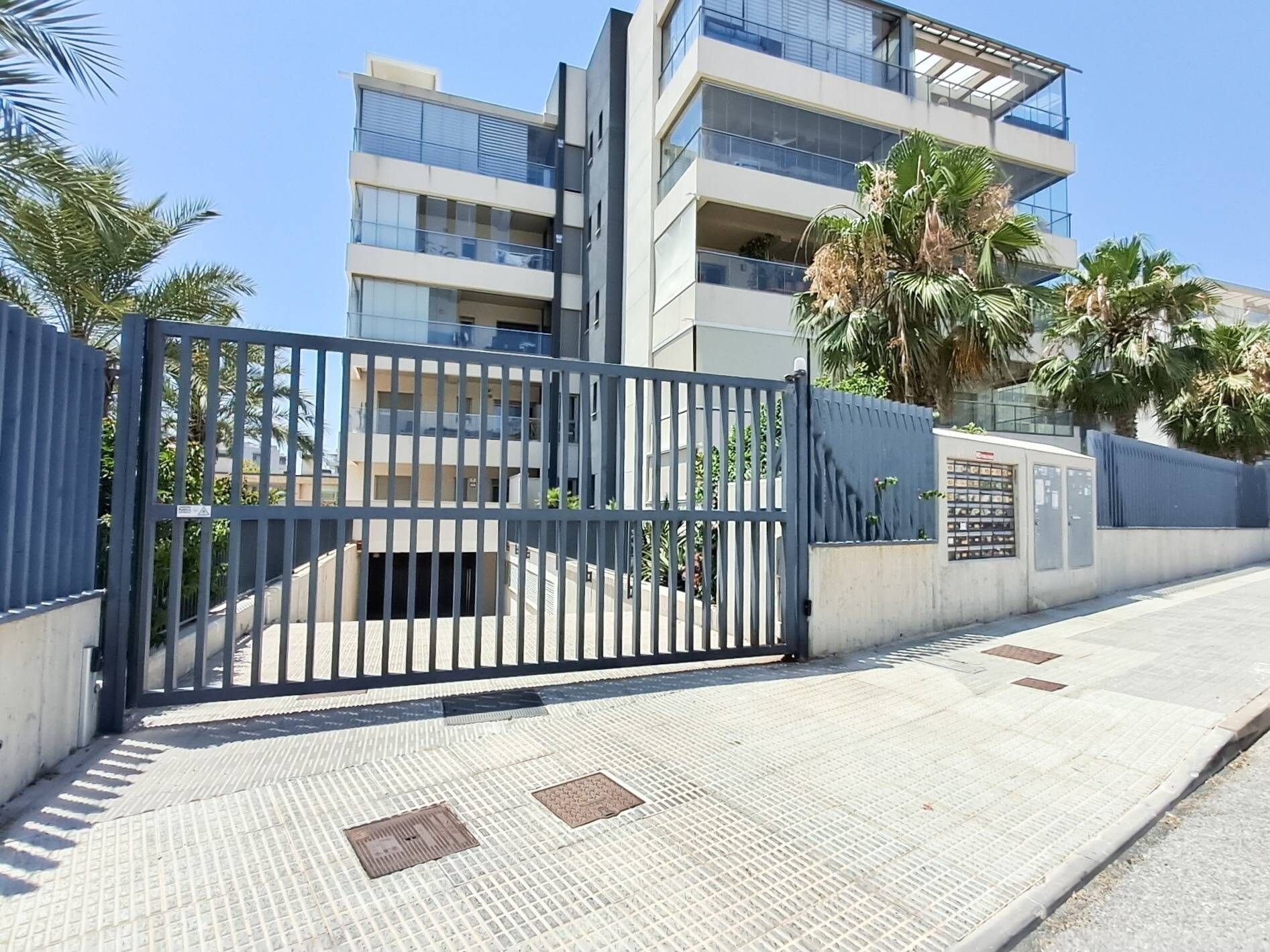 3-Bedroom Apartment in Los Dolses, Orihuela Costa - Image 44