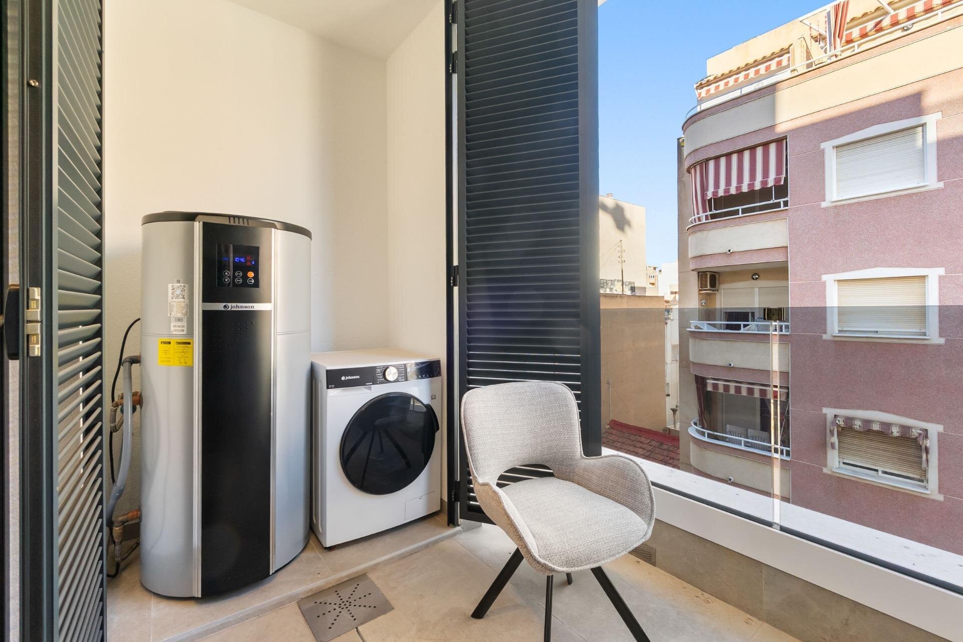 2-Bedroom Apartment in Playa del Cura, Torrevieja - Image 12