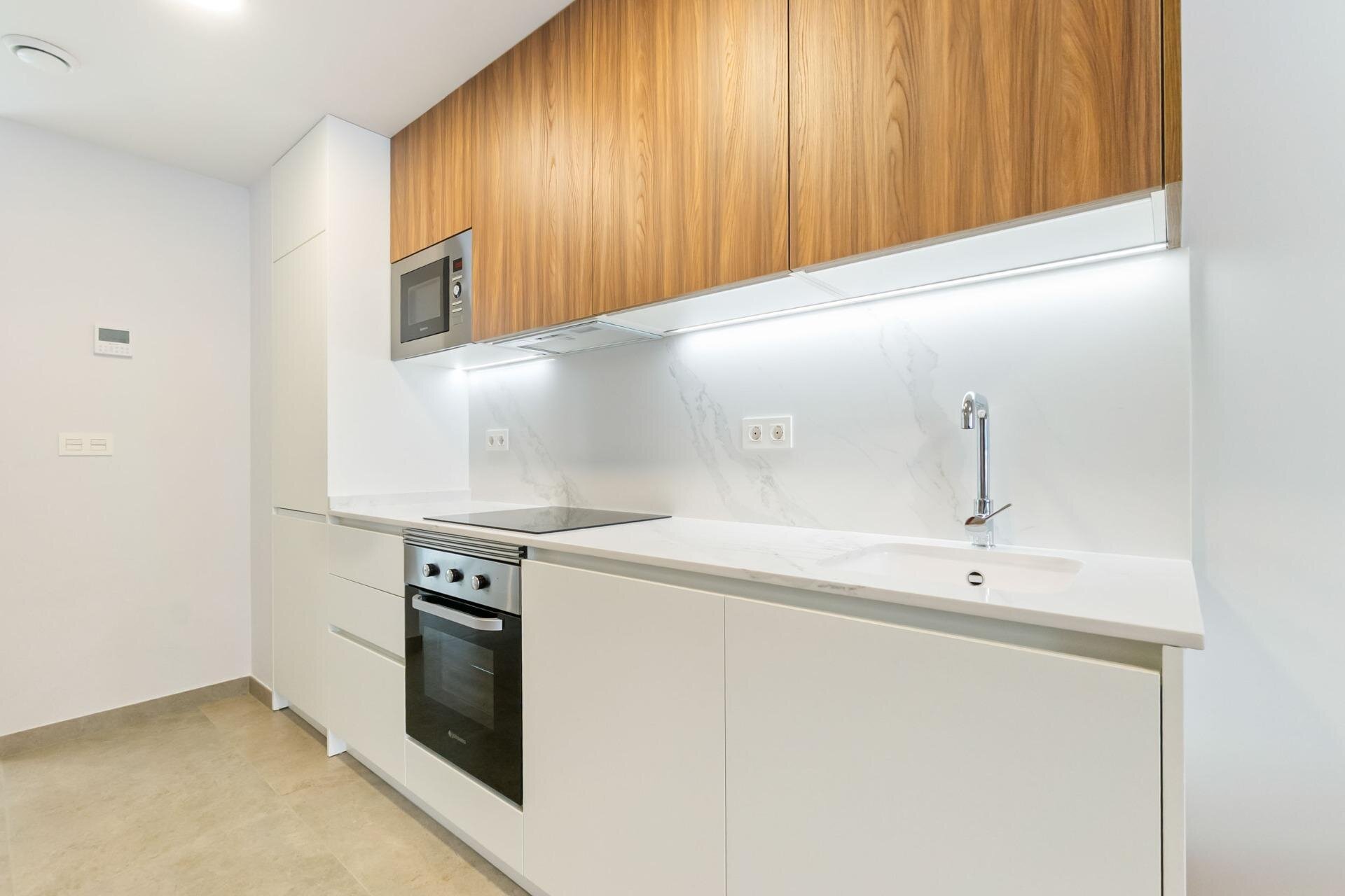 2-Bedroom Apartment in Playa del Cura, Torrevieja - Image 16
