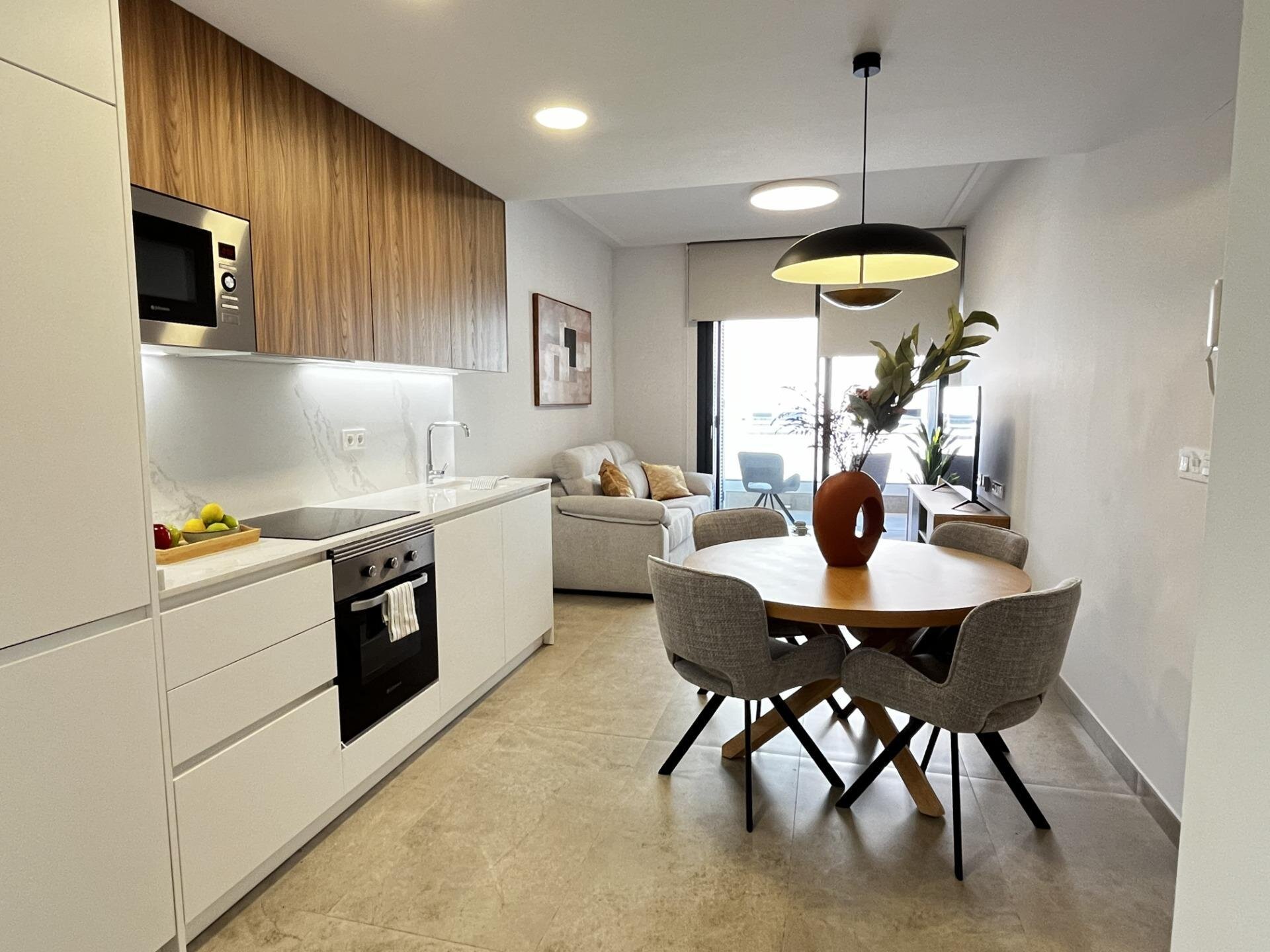2-Bedroom Apartment in Playa del Cura, Torrevieja - Image 4