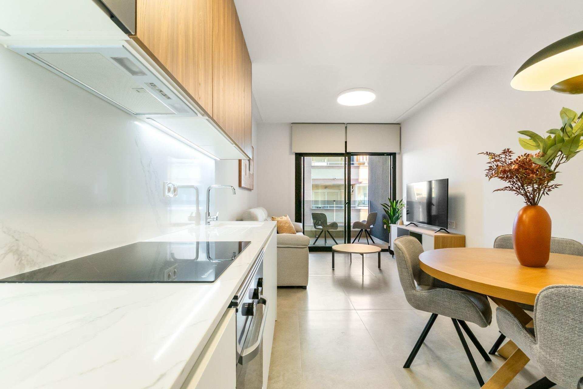 2-Bedroom Apartment in Playa del Cura, Torrevieja - Image 5
