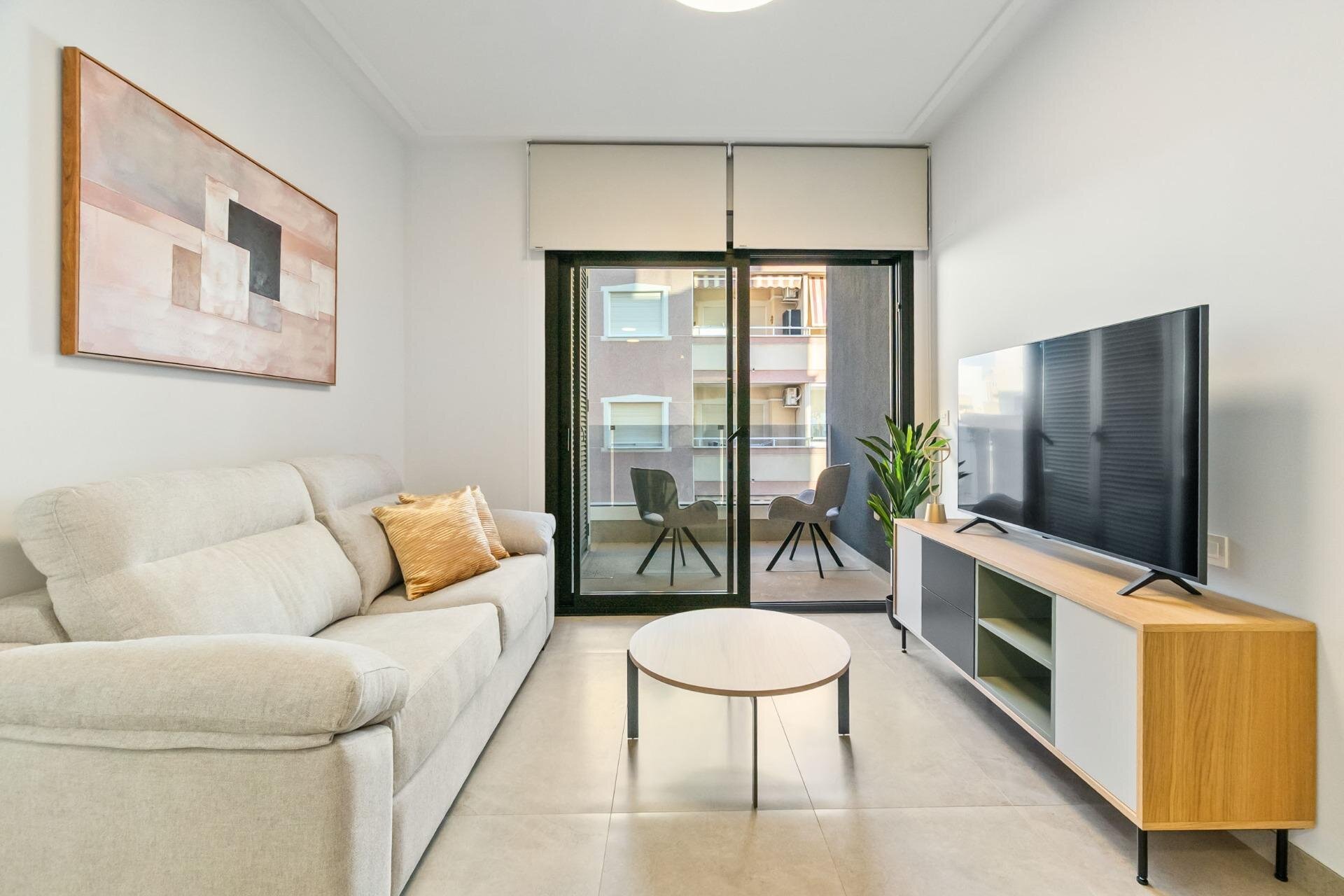 2-Bedroom Apartment in Playa del Cura, Torrevieja - Image 7