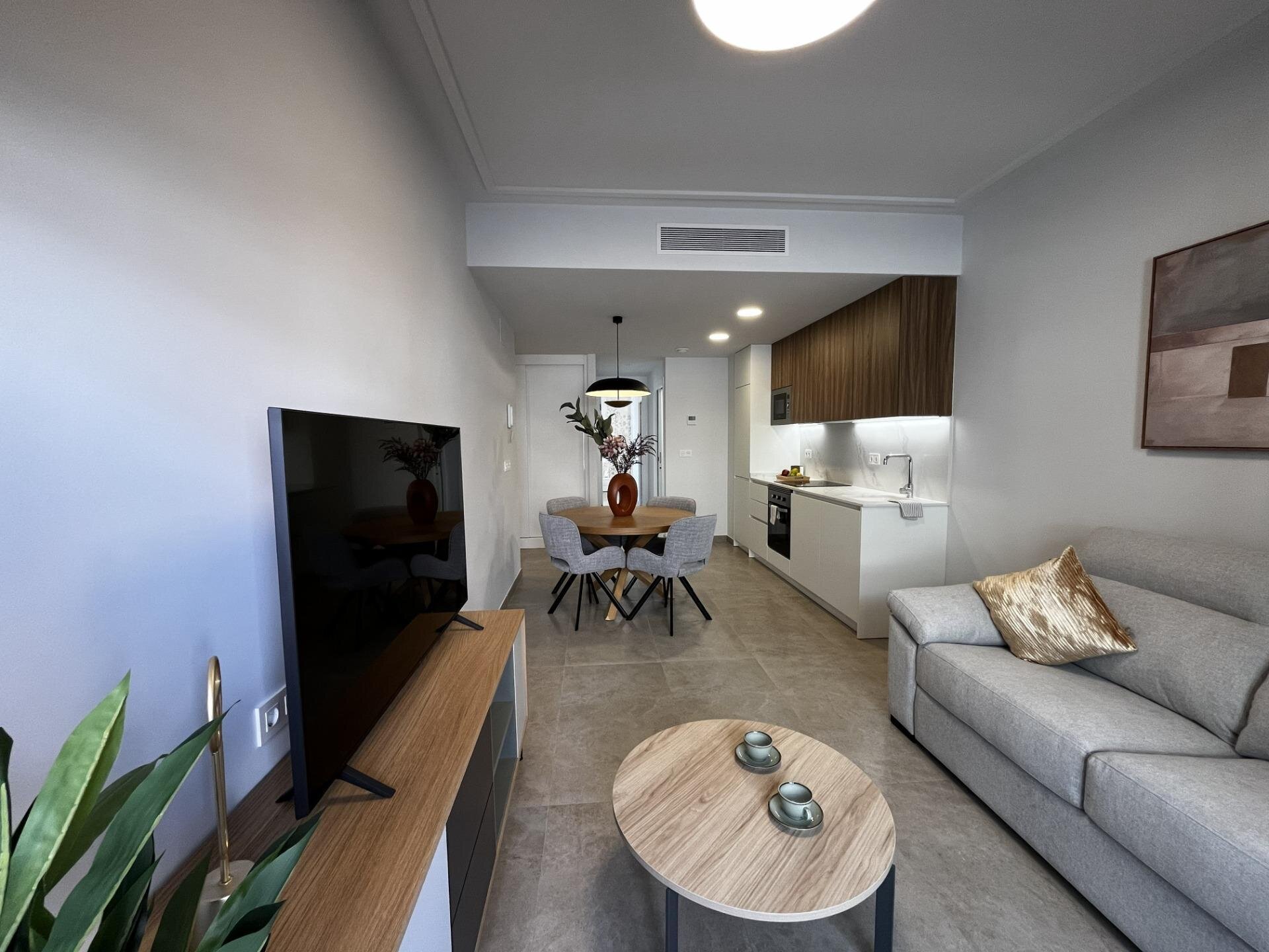 2-Bedroom Apartment in Playa del Cura, Torrevieja - Image 9
