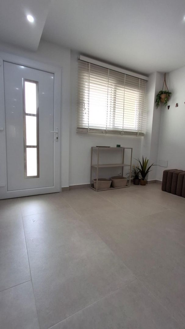 2-Bedroom Apartment in Acequion, Torrevieja - Image 10