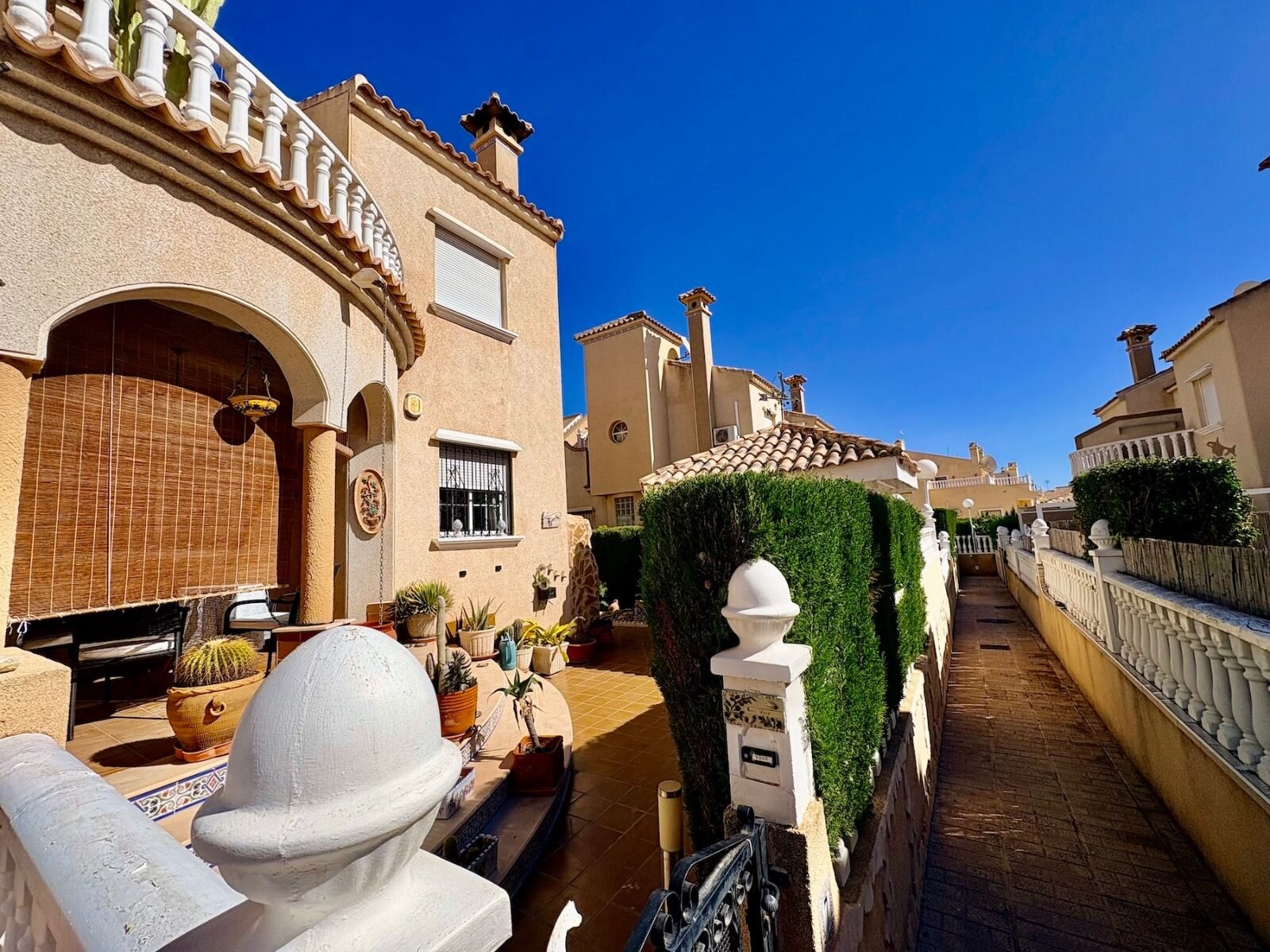 3-Bedroom House in Lomas de Cabo Roig, Orihuela Costa - Image 22