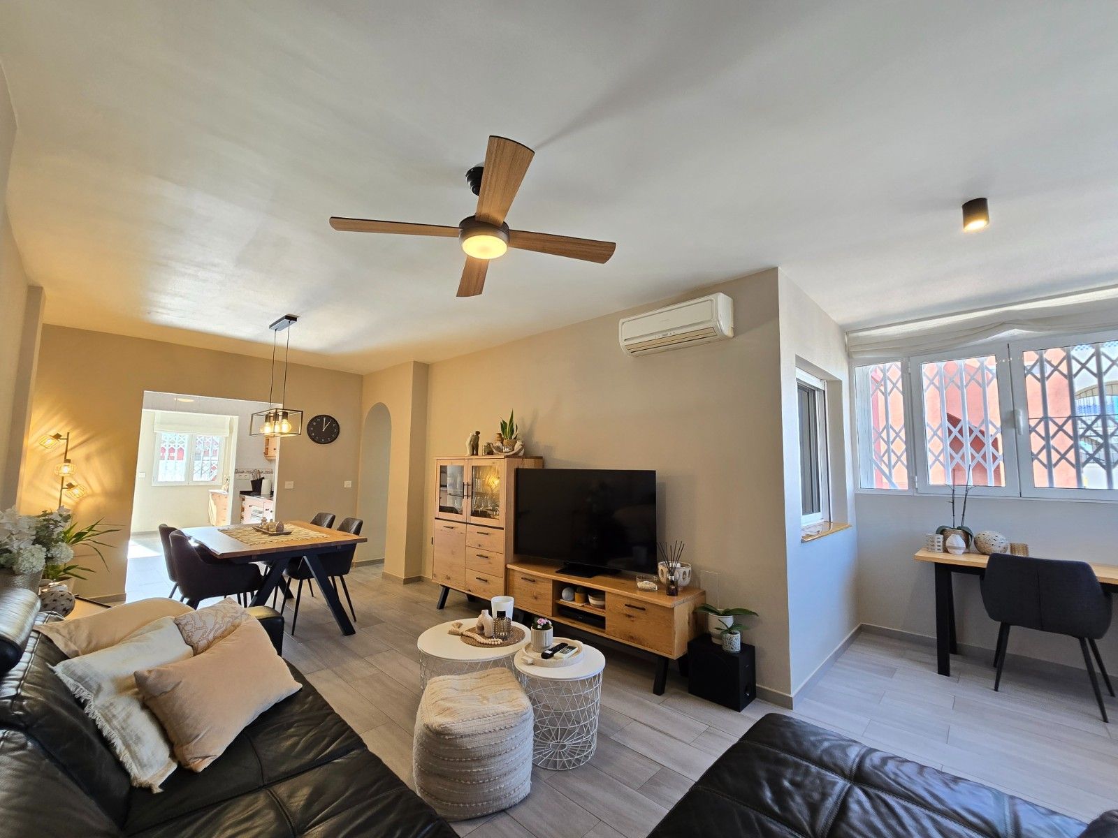 2-Bedroom Apartment in Los Altos, Orihuela Costa - Image 23