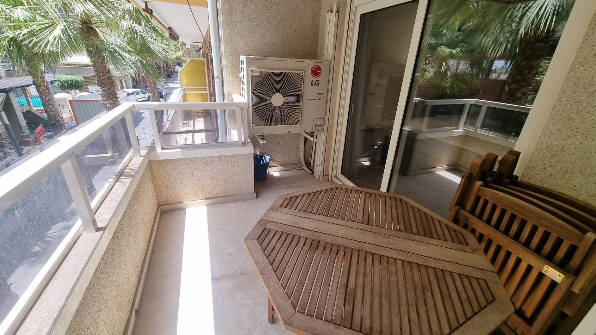 4-Bedroom Apartment in Torrevieja - Image 1