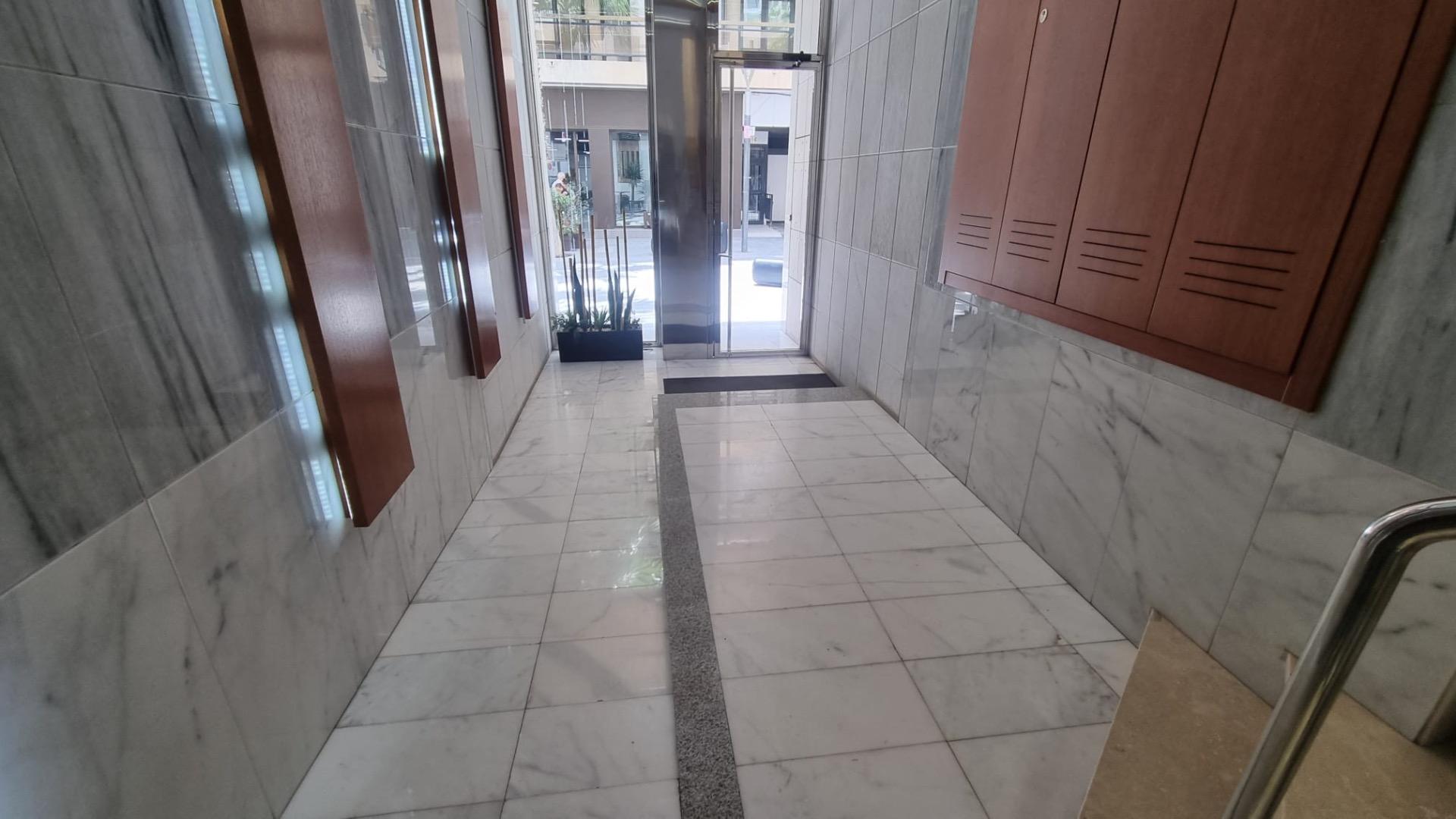 4-Bedroom Apartment in Torrevieja - Image 19