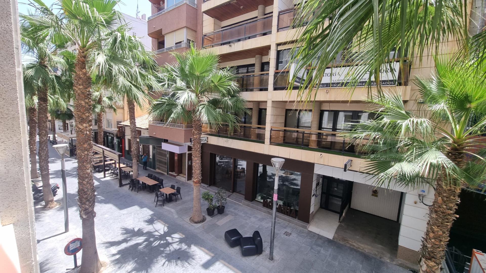 4-Bedroom Apartment in Torrevieja - Image 2