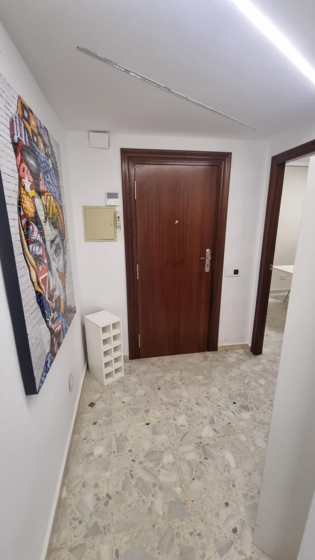 4-Bedroom Apartment in Torrevieja - Image 20