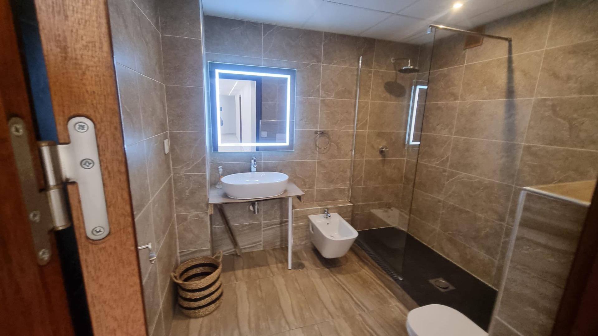 4-Bedroom Apartment in Torrevieja - Image 6