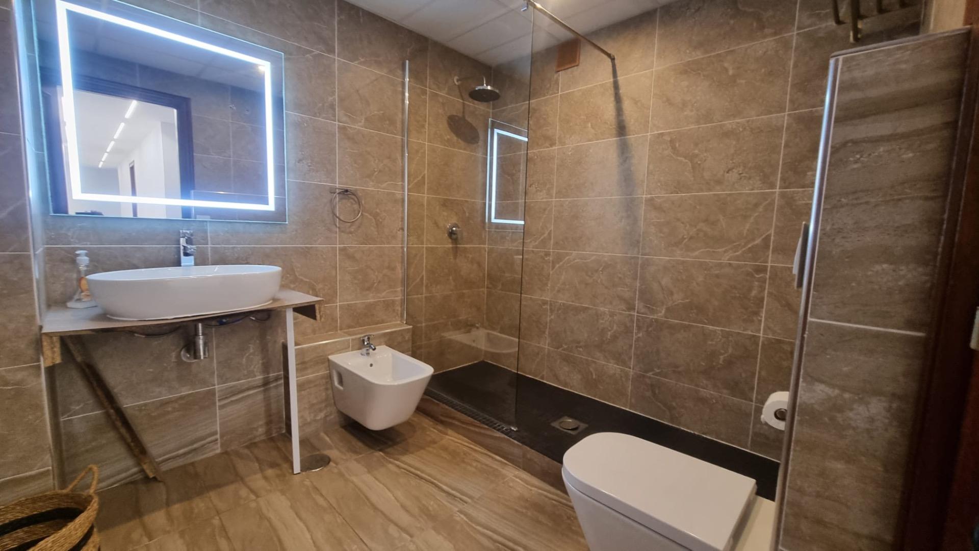 4-Bedroom Apartment in Torrevieja - Image 7