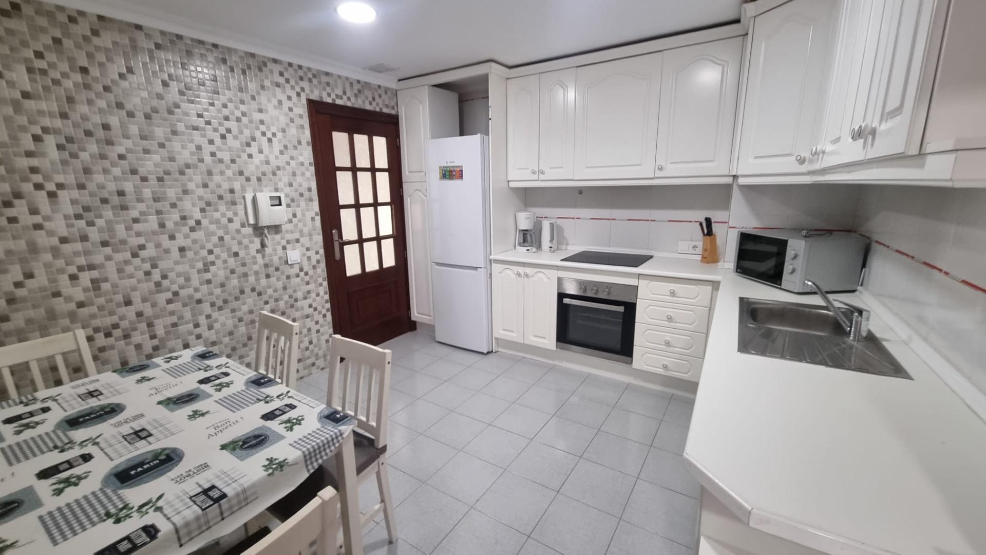 4-Bedroom Apartment in Torrevieja - Image 8