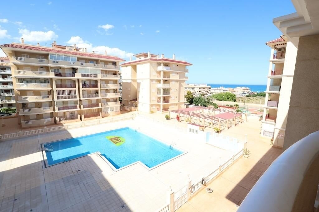 2-Bedroom Apartment in Los Europeos, Torrevieja - Image 1