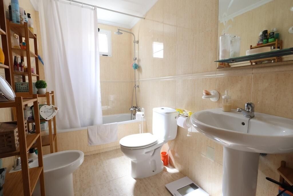 2-Bedroom Apartment in Los Europeos, Torrevieja - Image 10
