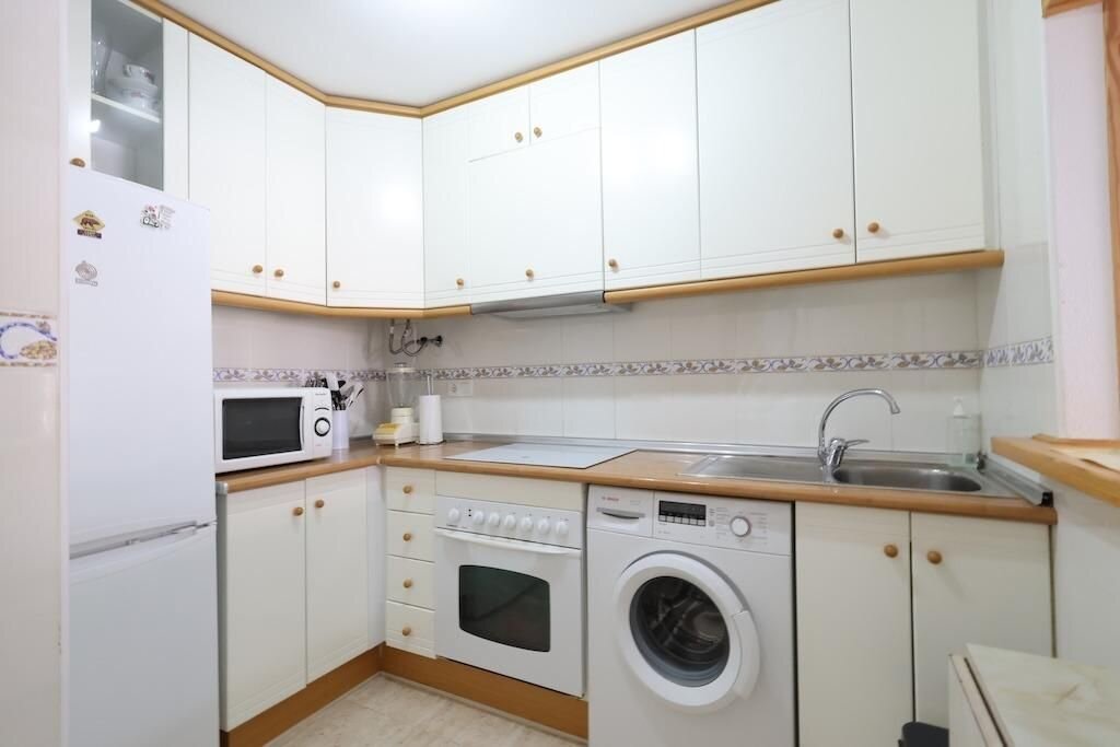 2-Bedroom Apartment in Los Europeos, Torrevieja - Image 4