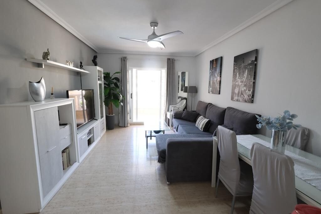 2-Bedroom Apartment in Los Europeos, Torrevieja - Image 6