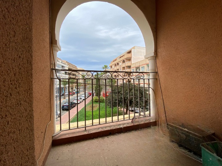 Mieszkanie z 5 Sypialniami w, Torrevieja - Image 2