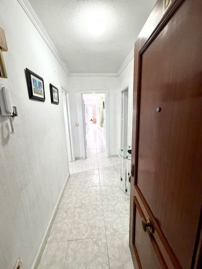 3-Bedroom Apartment in Habaneras, Torrevieja - Image 7