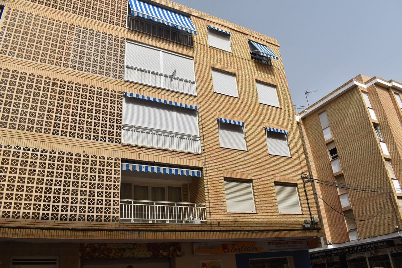 3-Bedroom Apartment in El Edén - Los Estaños, Guardamar del Segura - Image 2