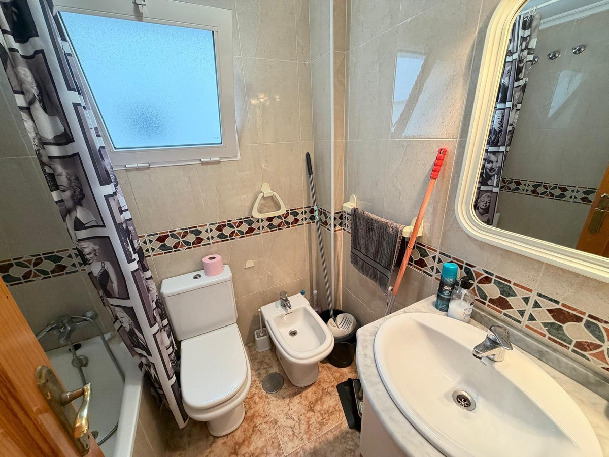 2-Bedroom Middle Floor Apartment in  Torrevieja | Sunny C... - Image 10