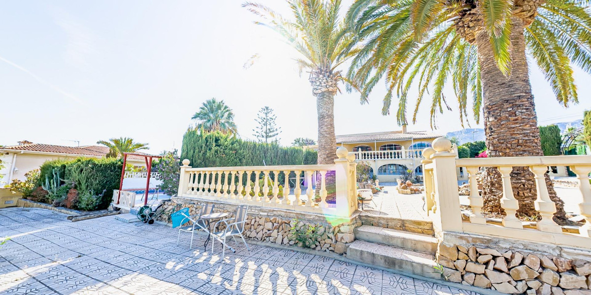 8-Bedroom Detached House in La Nucia | Sunny Casas - Cos... - Image 11