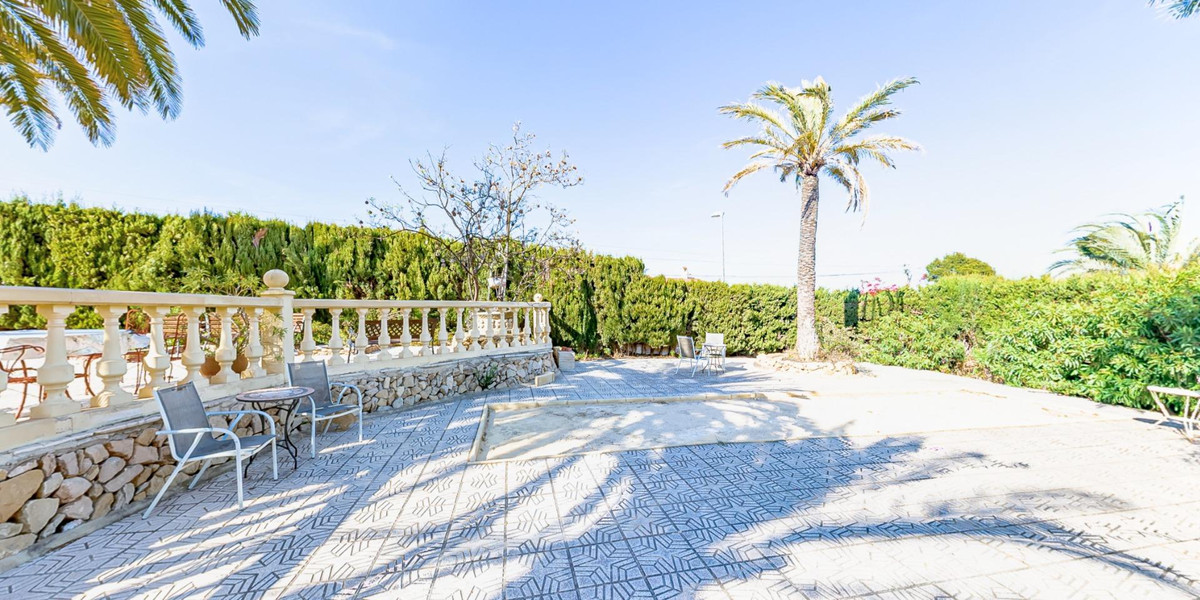 8-Bedroom Detached House in La Nucia | Sunny Casas - Cos... - Image 12