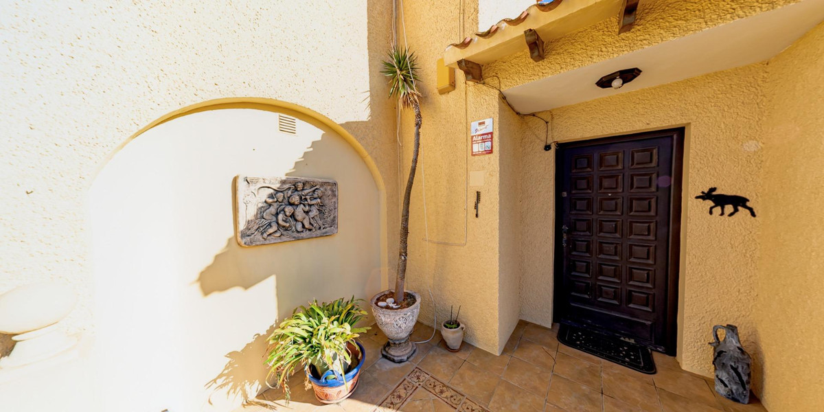 8-Bedroom Detached House in La Nucia | Sunny Casas - Cos... - Image 22