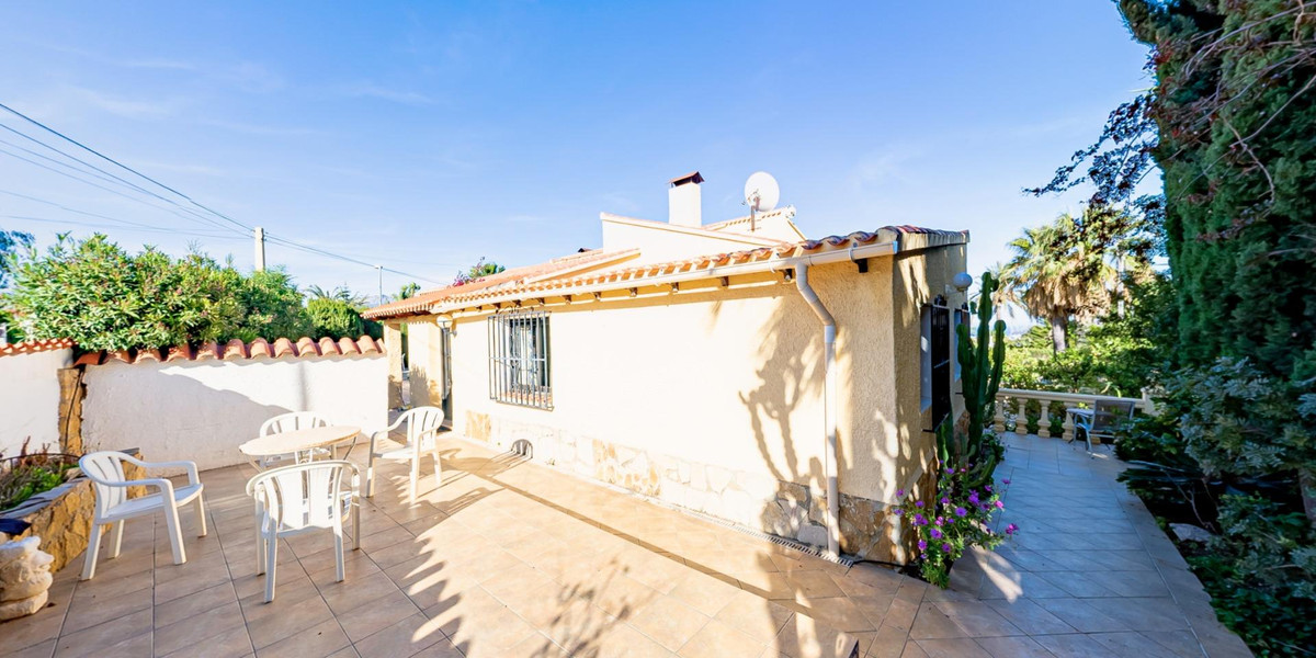 8-Bedroom Detached House in La Nucia | Sunny Casas - Cos... - Image 25