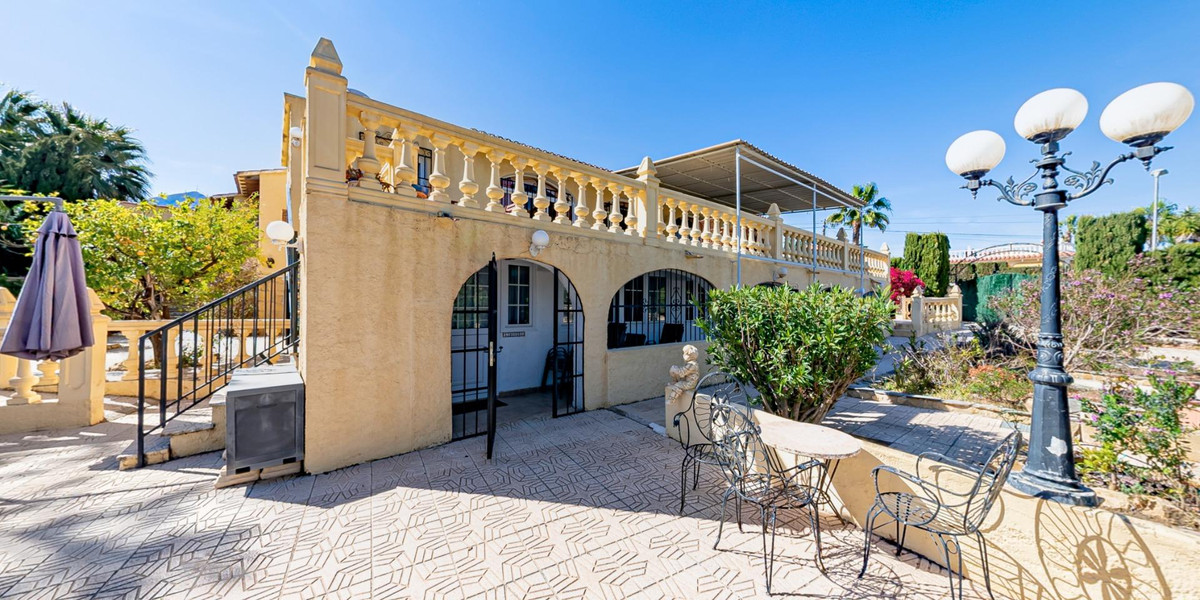 8-Bedroom Detached House in La Nucia | Sunny Casas - Cos... - Image 6