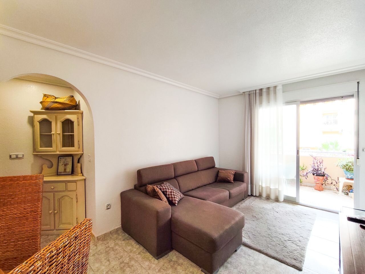 2-Bedroom Apartment in Guardamar del Segura - Image 6