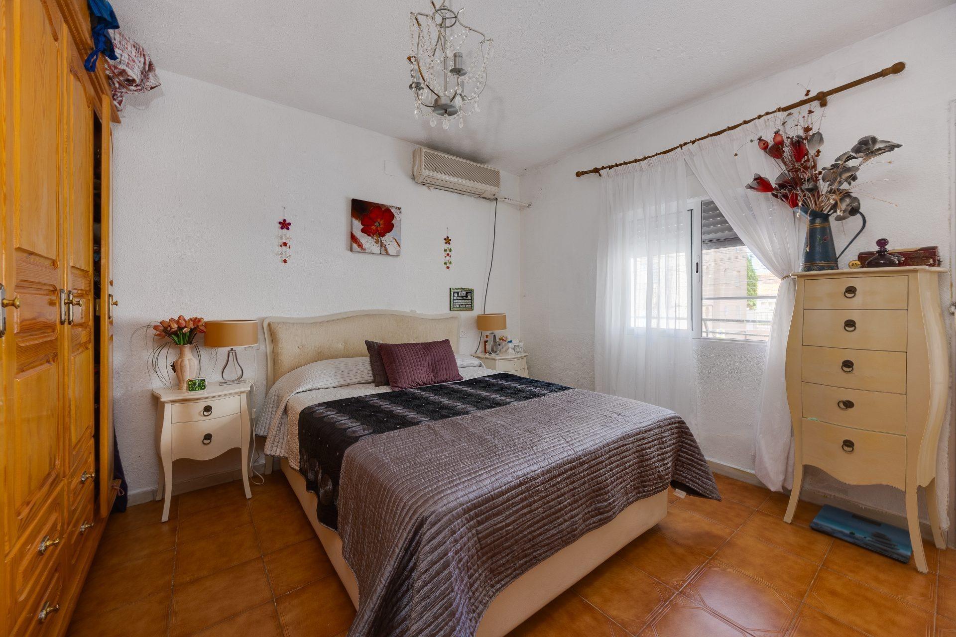 2-Bedroom House in Nueva Torrevieja, Torrevieja - Image 11