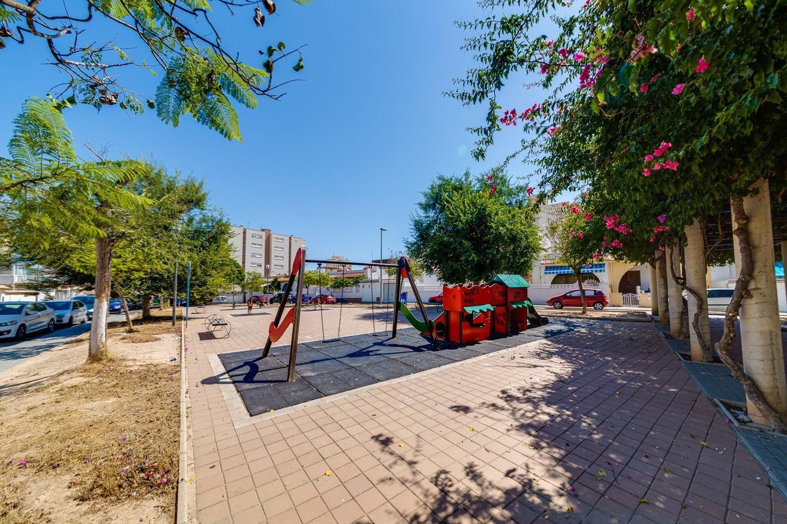 2-Bedroom House in Nueva Torrevieja, Torrevieja - Image 30