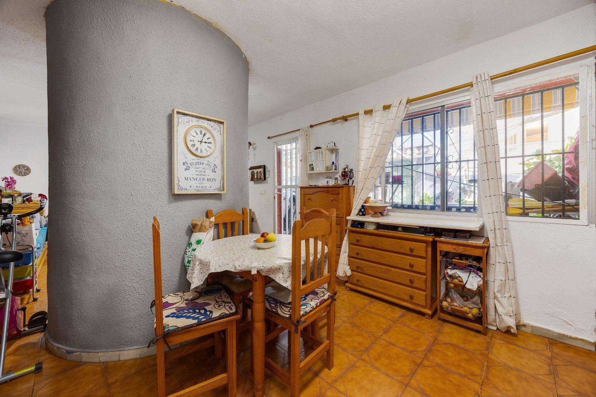 2-Bedroom House in Nueva Torrevieja, Torrevieja - Image 8