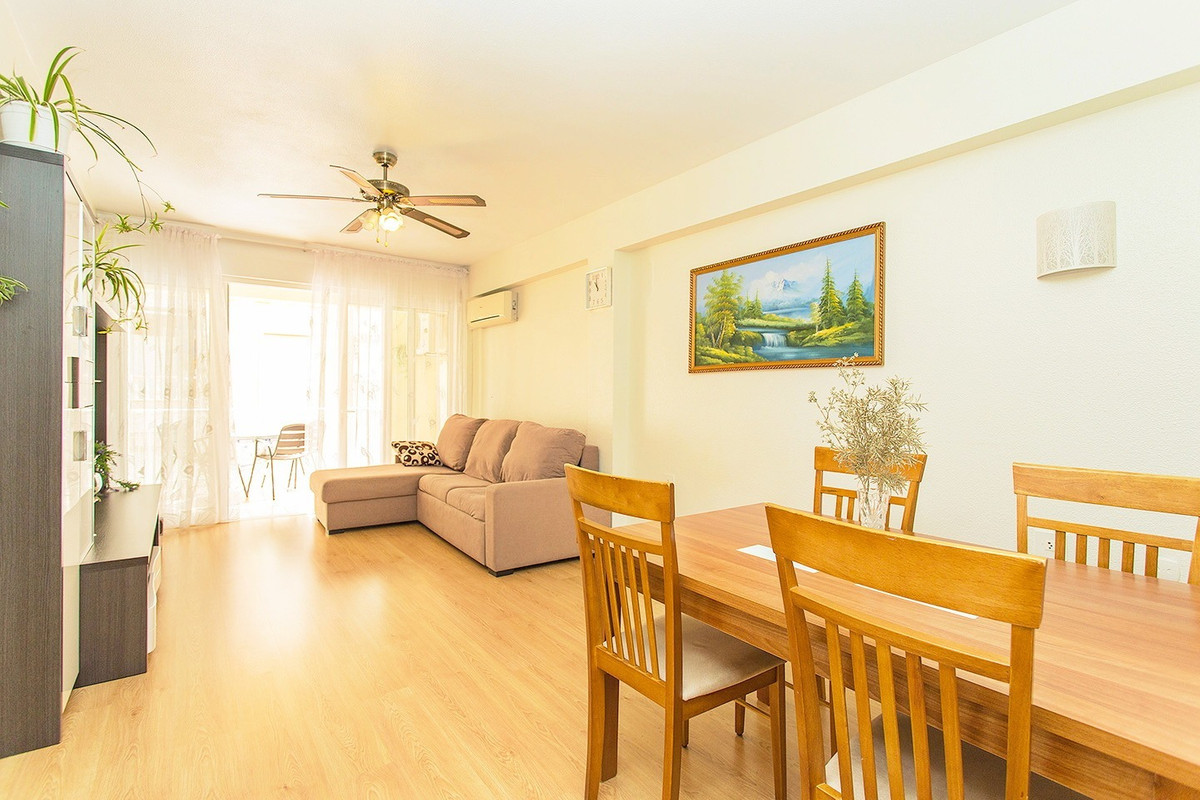 3-Bedroom Ground Floor Apartment in Playa Del Cura, Torre... - Image 13