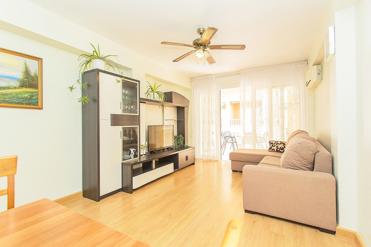 3-Bedroom Ground Floor Apartment in Playa Del Cura, Torre... - Image 14