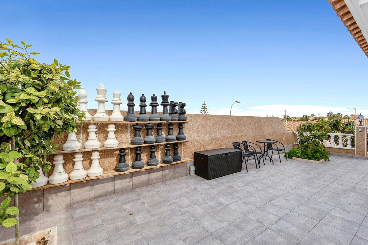 5-Bedroom Detached House in  Torrevieja | Sunny Casas - C... - Image 9