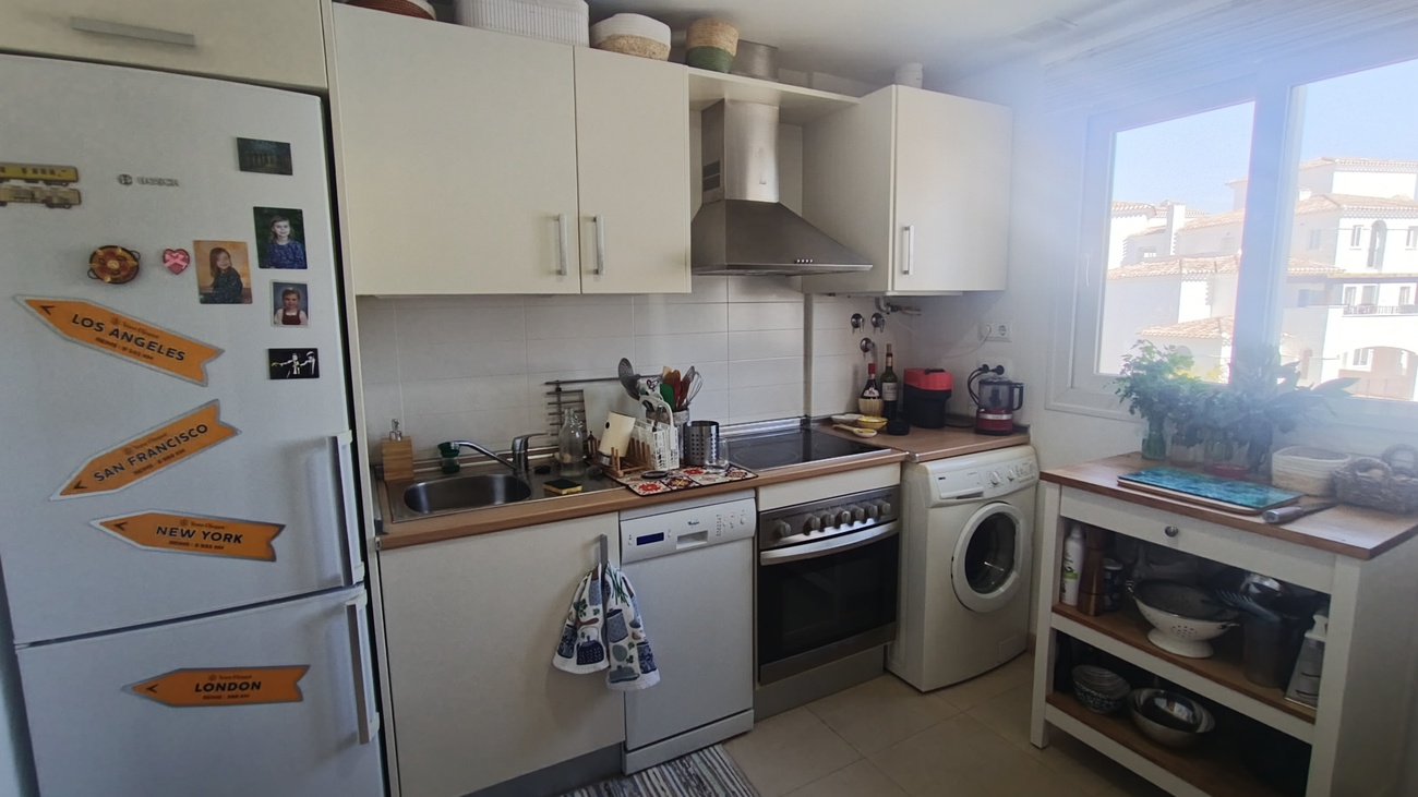 2-Bedroom Apartment in Sucina - Image 10