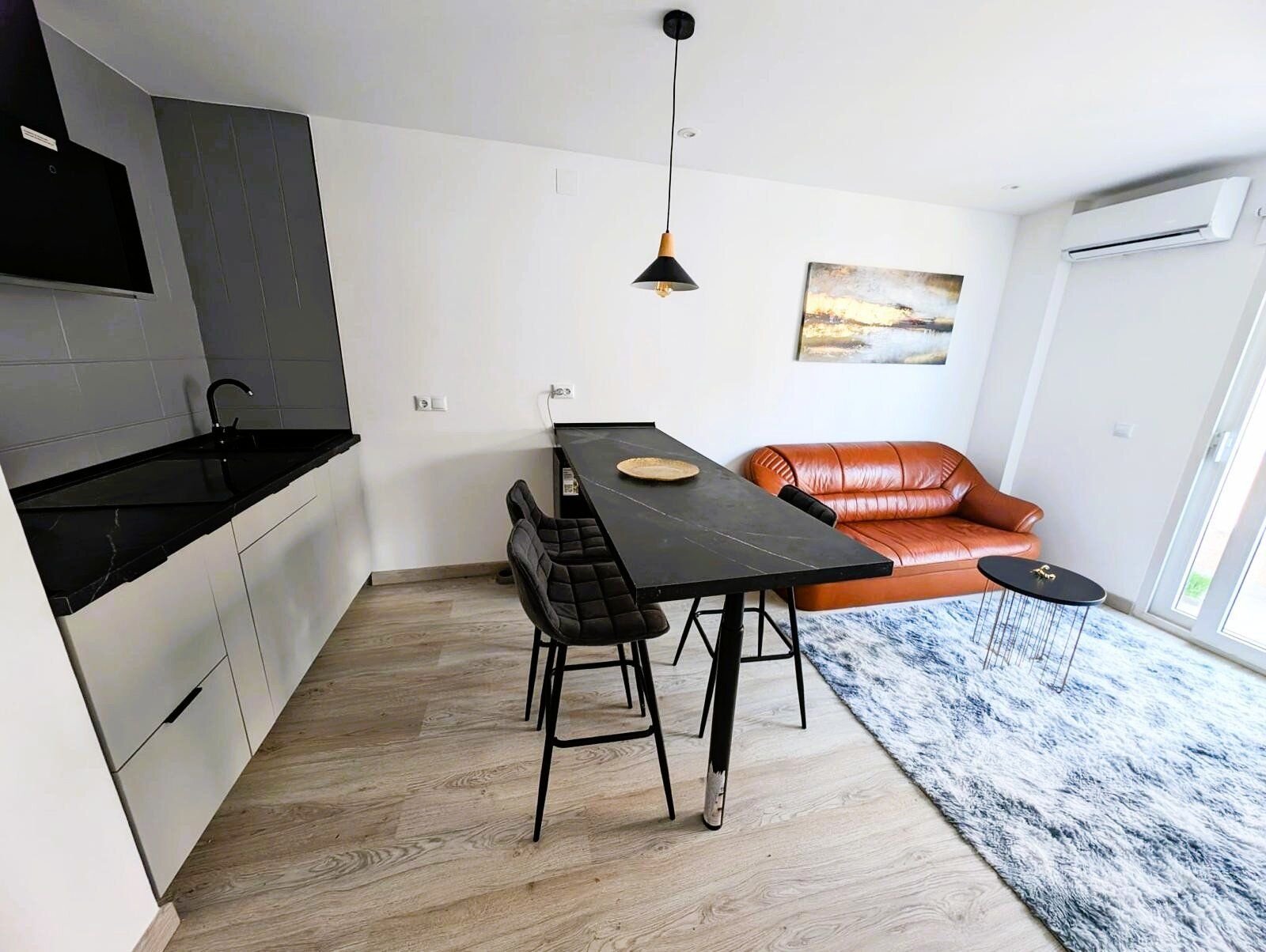 1-Bedroom Apartment in Centro, Torrevieja - Image 7