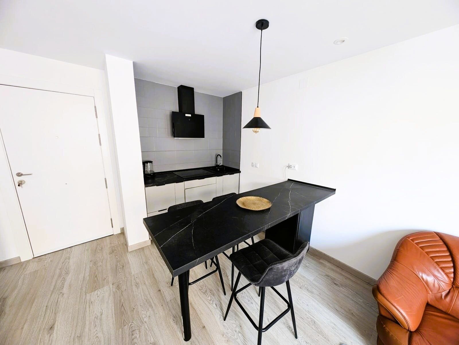 1-Bedroom Apartment in Centro, Torrevieja - Image 8