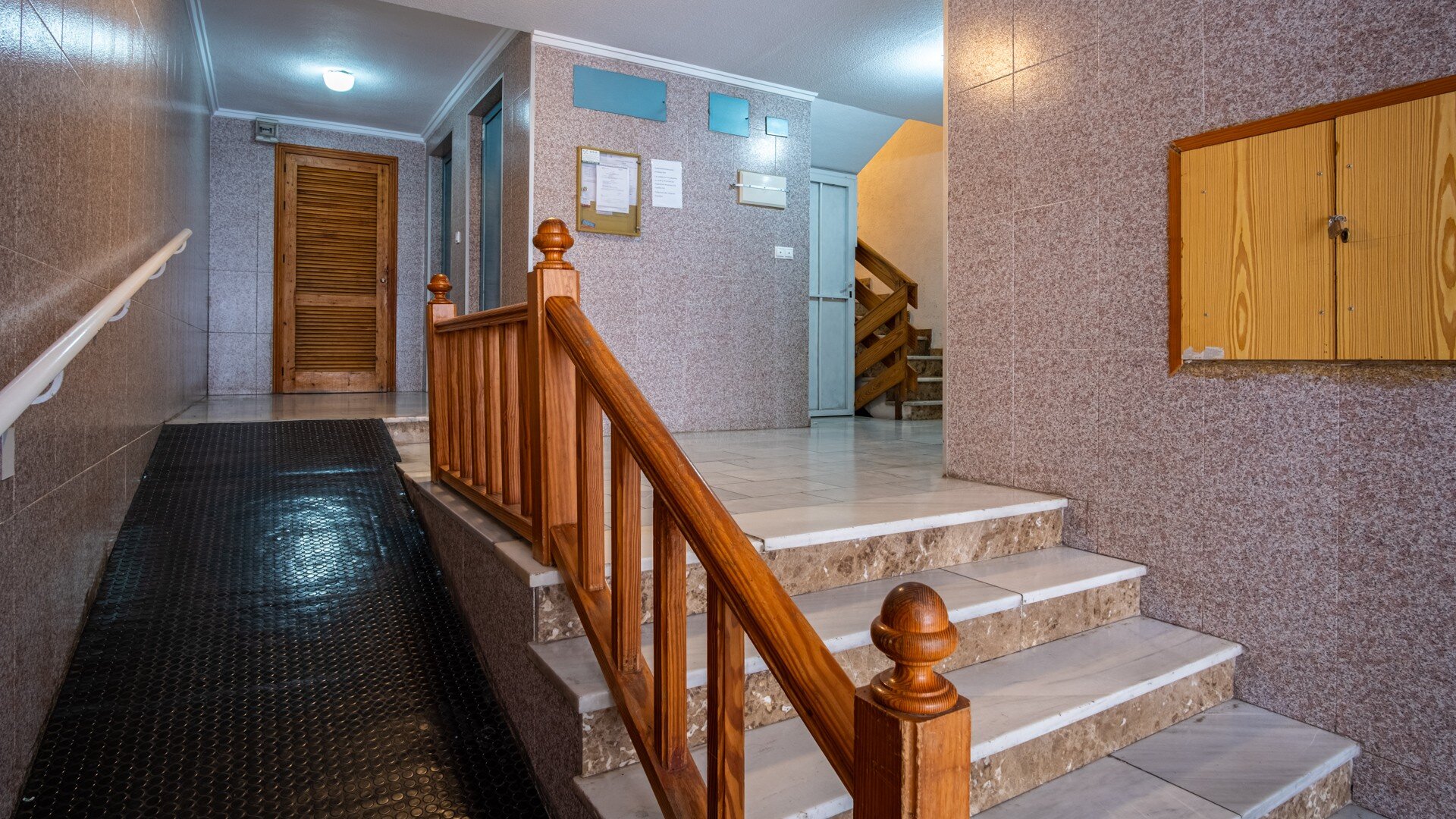 1-Bedroom Apartment in Estacion de Autobuses, Torrevieja - Image 11