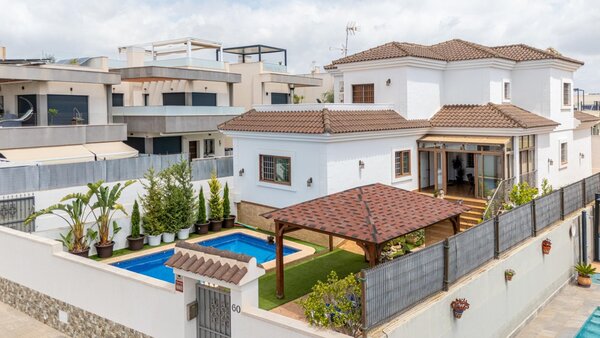 Villa de 4 Dormitorios en Costa Blanca Sur, Los Montesinos