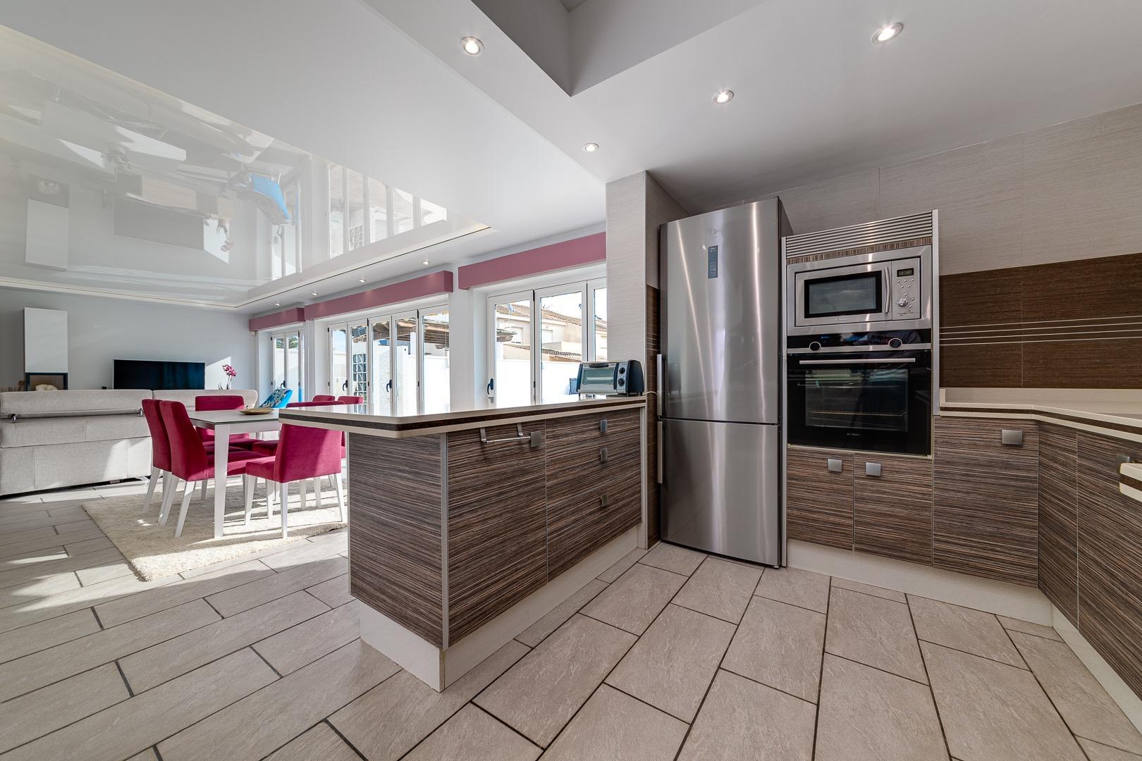 6-Bedroom Villa in La Senda del Recuerdo, San Javier - Image 7